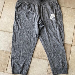 Nike joggers - super soft with pockets. Size M